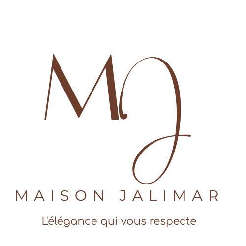 Logo Maison Jalimar : monogramme M et J, écriture élégante marron, Maison Jalimar en lettres capitales dessous et le slogan " l'élégance qui vous respecte"